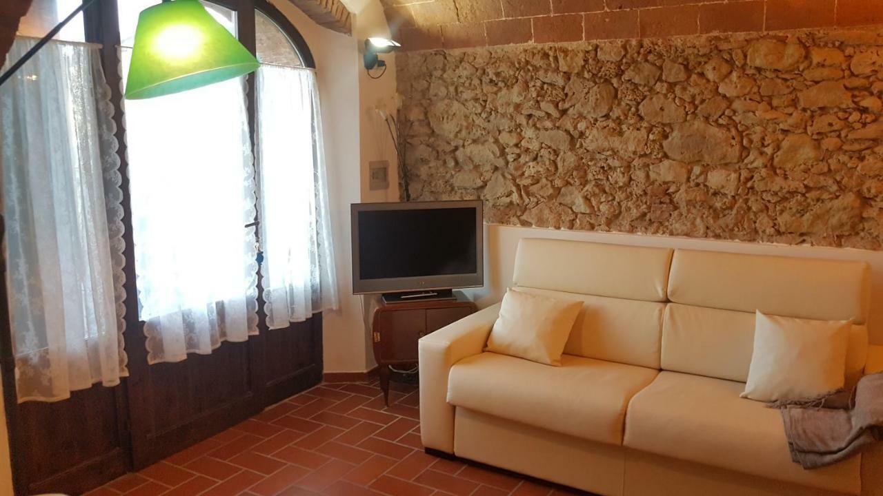 La Bellana Apartment Guardistallo Bagian luar foto